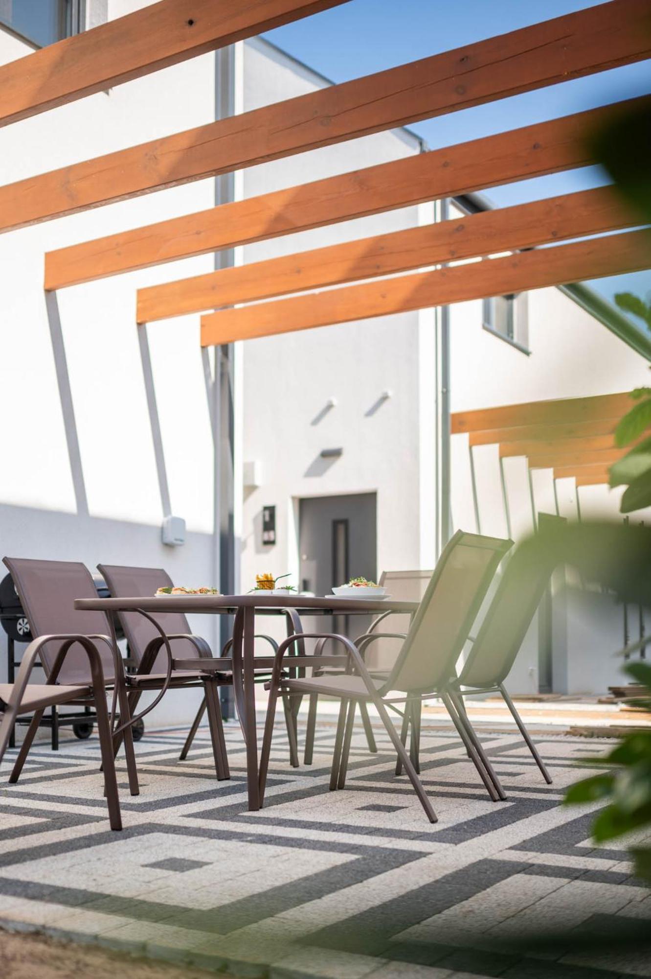 Olivina Park Spa - Domki Z Dostepem Do Krytego Basenu, Saun, Wyzywienia I Atrakcji Dla Dzieci Ниешорце Екстериор снимка